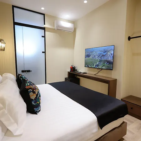 Hotel Cloud 5 Blloku 4*