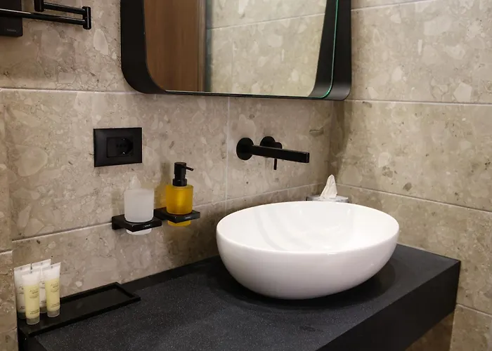 Cloud 5 Blloku Tirana