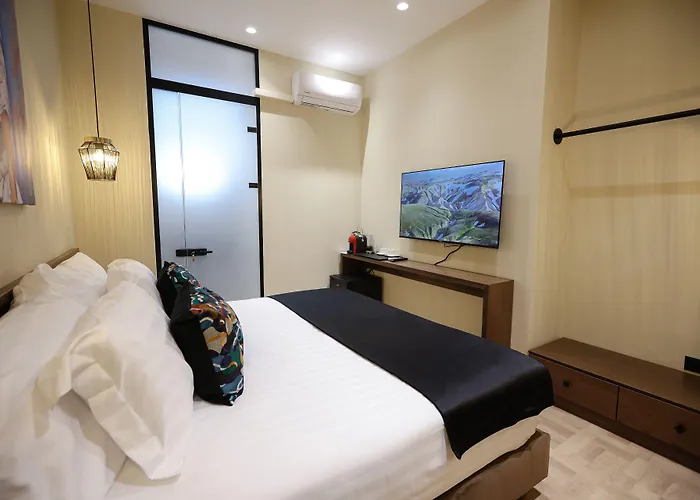 Hotel Cloud 5 Blloku 4*